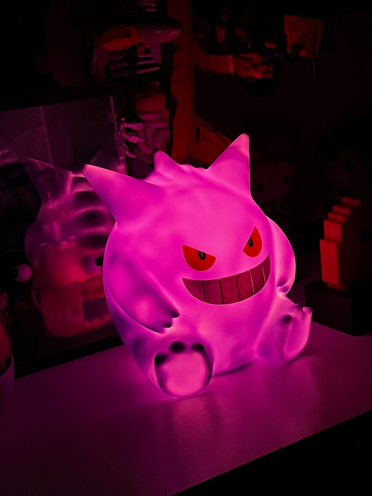 [Langbowang] Veilleuse Pokémon Ectoplasma / Gengar Haute Qualité LED Multicolore en PVC Souple avec Effet Mat Doux et Capteur Tactile Rechargeable USB-C